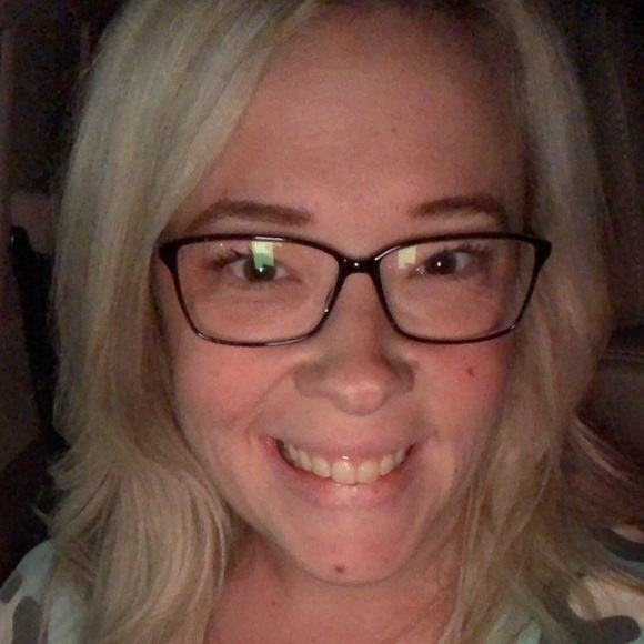 Meet your Posher, Kelli - Picture 1 of 1